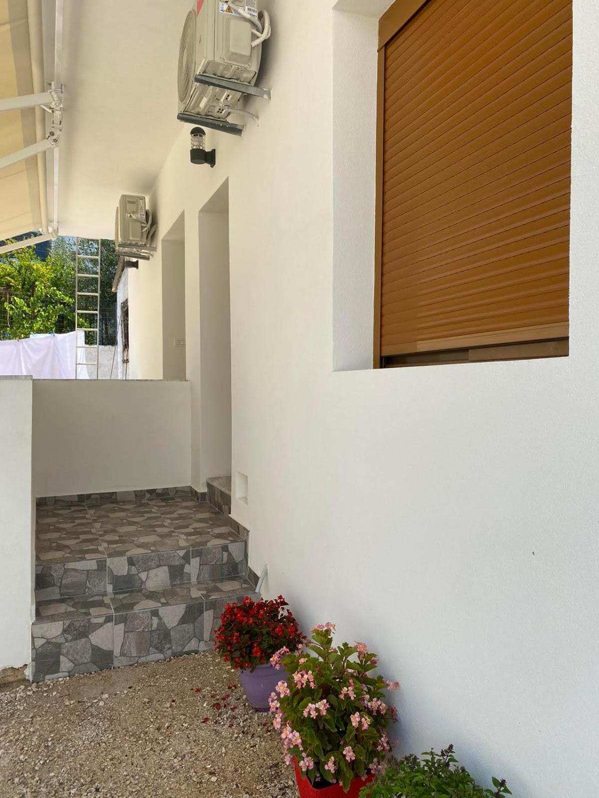 Rentrooms Geni Ksamil Exterior foto